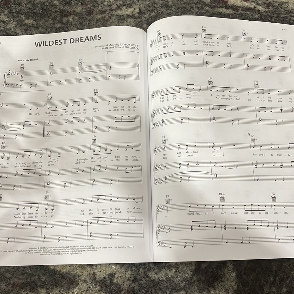 Taylor Swift Bundle - Picture 9 of 9